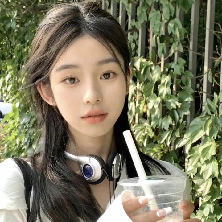 新娘向后跑